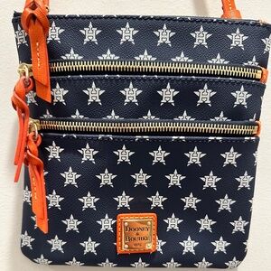 NWOT Dooney & Bourke MLB Houston Astros Triple Zip Crossbody Bag